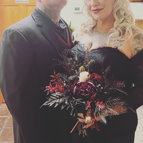 Black wedding dress - Picture 2 of 4